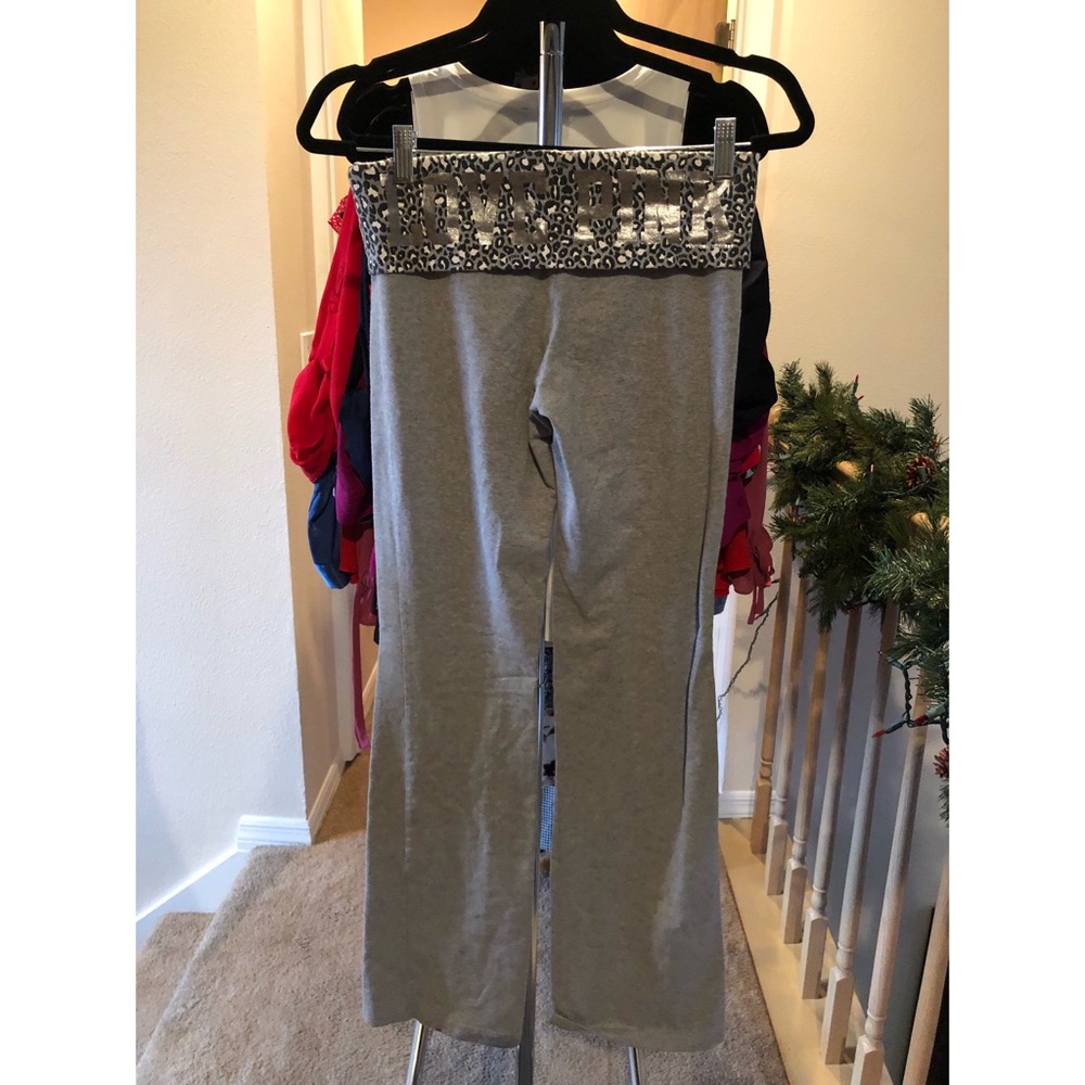 Gray yoga pants